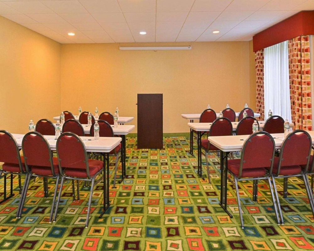 Quality Suites Stratford Image 7