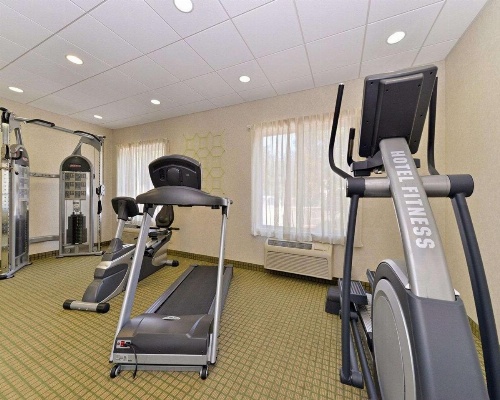 Quality Suites Stratford image 9